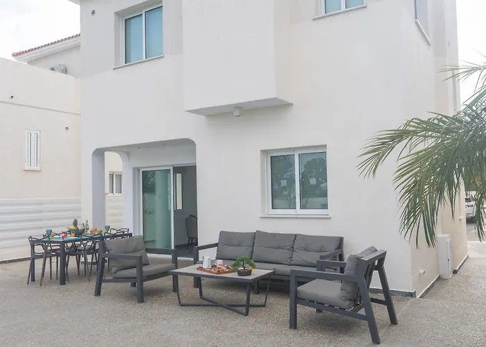 Casa De Nicole * Protaras