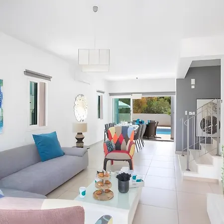 Villa Casa De Nicole Protarász