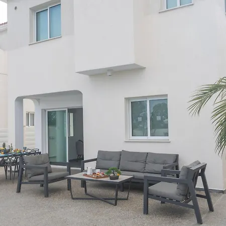 Casa De Nicole * Protaras